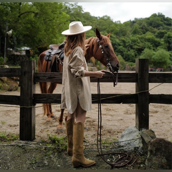 Grace Gift X Samantha Lin Leather V-Cut Western Block Heel Long Boots Beige 23.5 - Picture 8 of 16